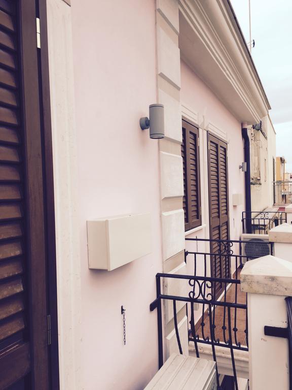 Palazzo Eliss Bed and Breakfast Margherita Di Savoia Værelse billede